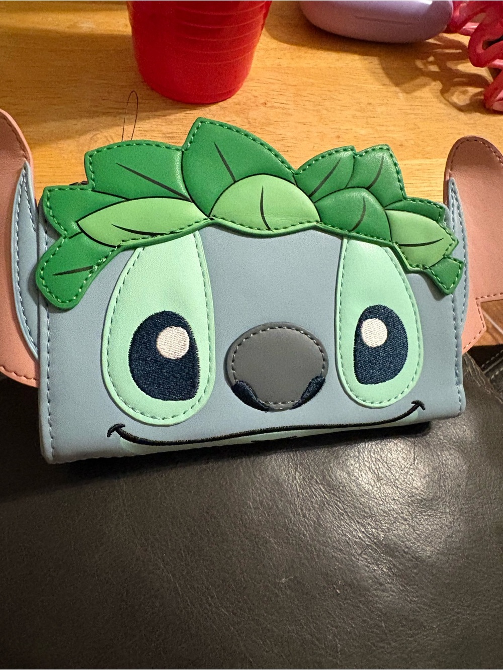 Loungefly. Stitch Luau Character Wallet - Green & Light BlueDesign